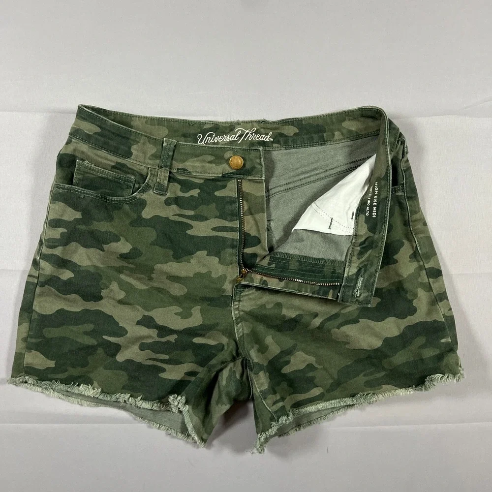 Universal Thread Shorts Womens 8X29 Multicolor Camouflage Midi High Rise Raw Hem